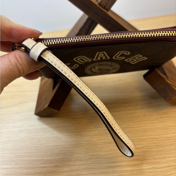 Coach Signature Corner Zip Brown Wristlet Bag “As Is” - Picture 5 of 7
